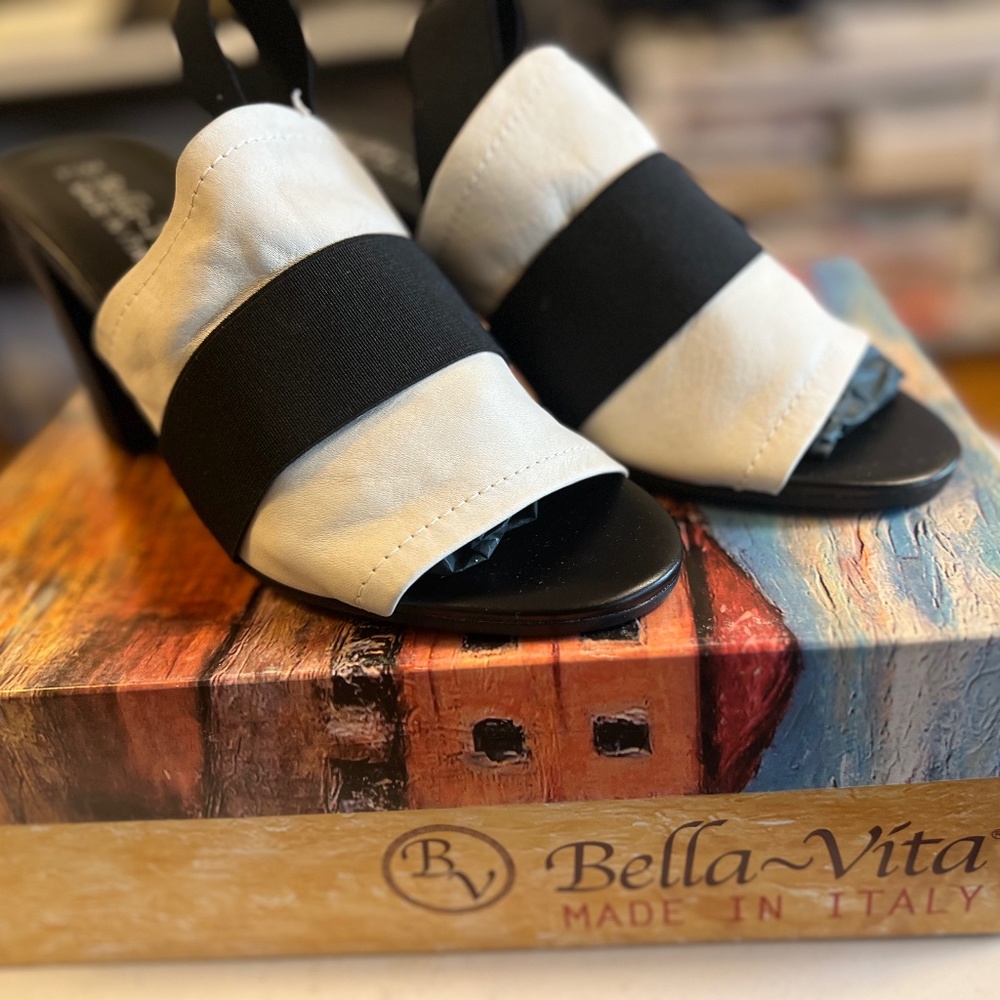 Bella Vita Sassari Sandals Made in Italy Size 7.5M NIB